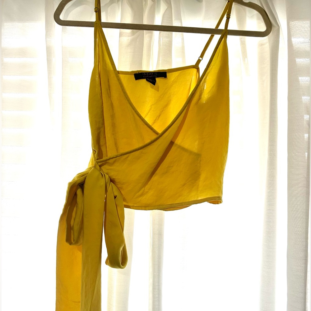 Criss cross tie cropped tank top